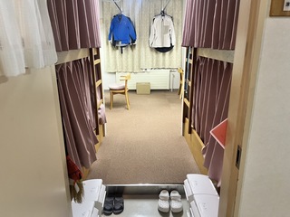 女子寮の室内